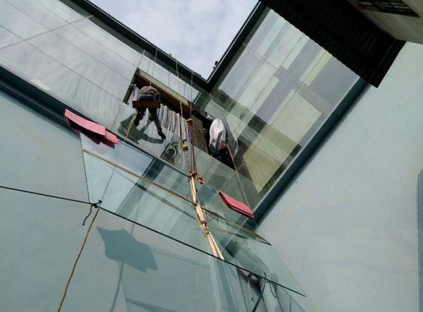 玻璃幕墻施工冬季施工注意事項？低溫環(huán)境施工技術(shù)問答